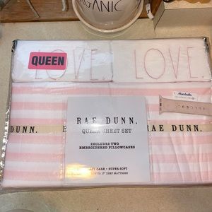 Rae dunn queen size valentines sheets